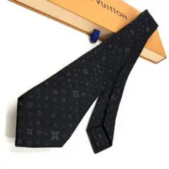 極美品✨希少 ルイヴィトン ネクタイ・モノグラム スターズ 7CM BLACK