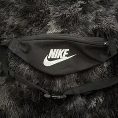 NIKE ブラック ショルダーバッグ