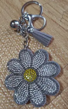 シルバー花型チャーム