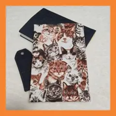 ブックカバー　Ｂ６サイズ　猫　デニム　リバーシブル　栞つき　ハンドメイド
