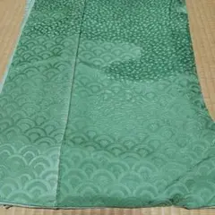 若草色の訪問着