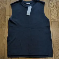 新品 GU ノースリーブセーター　 Mサイズ　55 GREEN