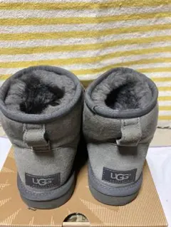 【UGG】アグ ムートンブーツ クラシックミニ 22.0