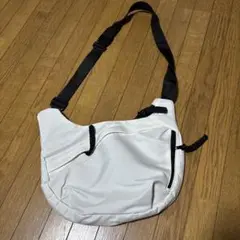 セール　未使用　おしゃれ　ナイロンショルダーバッグ　白