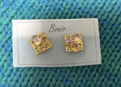 ピアス　水のような形のガラスが3つ　日本製　Bonir