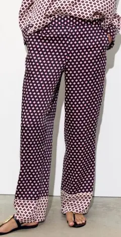 未使用　ZARA　パンツ
