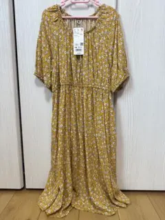 【新品未使用・タグ付き】UNIQLO レーヨンフラワープリントワンピース　140