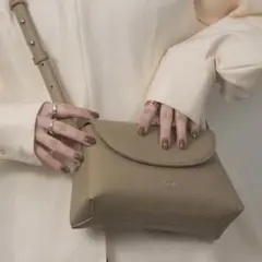 【lawgy】 front curve compact bag