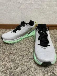 ホカオネオネ ELEVON 2 ランニングシューズ
