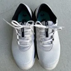 Under Armour ホワイト スニーカー