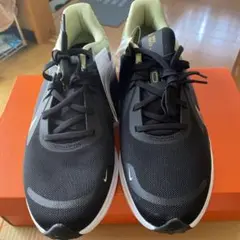 NIKEランニングシューズ ブラック/グレー　新品