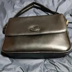 黒 レザー ショルダーバッグ