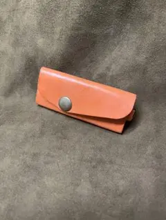 片手で使用可能なキーケース　ハンドメイド　本革　ロロマ