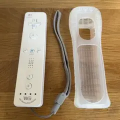 Wiiリモコン ホワイト とシリコンカバー付き