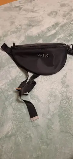 VASIC ボディバッグ ベージュ ヴァジック | 公式オンラインストア – VASIC ヴァジック日本公式