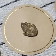 真鍮ブローチ 猫 まるまり