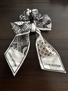LOUIS VUITTONリボンシュシュ