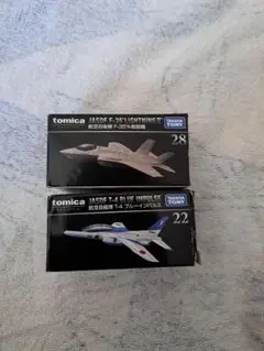 トミカ F-35 Lightning II & T-4 Blue Impulse