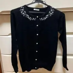 カーディガン　刺繍　花柄　ブラック　黒　Mサイズ
