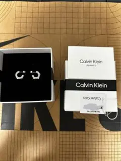 Calvin Klein ピアス