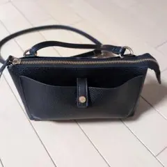 ショルダーバッグ　ブラック