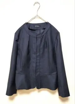 美品　23区　ペプラム切替ノーカラーサマージャケット　38　ネイビー系