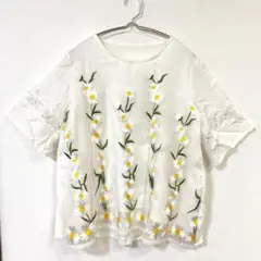 【205 Zero】ブラウス 花柄刺繍 透け感有 クルーネック チュール 半袖F