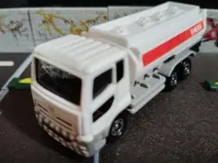 トミカ ENEOS タンクローリー ミニカー送料込み