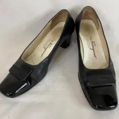 フェラガモパンプス