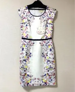 新品タグ付き チェスティ フラワーサテンワンピース 0サイズ