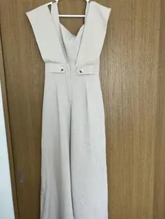 ベージュ Vネック ワイドレッグ サロペット