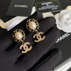 A514 CHANEL ヴィンテージ チャーム 揺れるピアス ココマーク