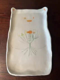 花束を抱えたしろくまさんプレート