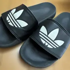 adidas originals サンダル