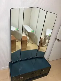 三面鏡付きドレッサー
