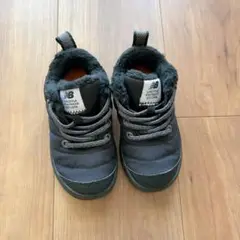 New Balance ファー付きスニーカー ブラック