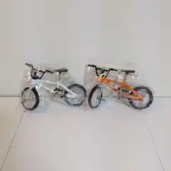 プライズ　アミューズメント景品　自転車　ミニチュア　白　オレンジ