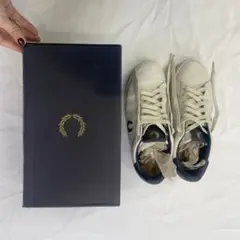 $ FRED PERRY ホワイト スニーカー サイズ240 箱付き