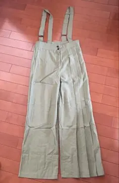 オリーブグリーン ワイドレッグサロペット