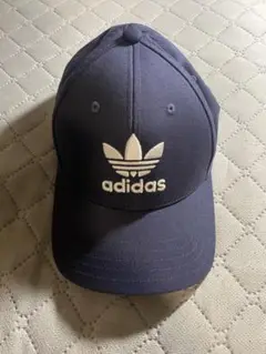 adidas ベースボールキャップ 紺