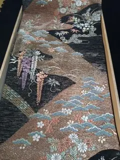 唐織袋帯 道長吉祥花文様 黒地 金糸 六通 正絹