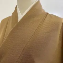 【和】10751y 着物 色無地 一つ紋 地紋 木目文様