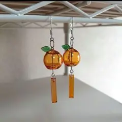 オレンジ風鈴ピアス
