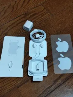 【Apple純正iPhone付属品】イヤホン　充電器　ケーブル　シール　未使用品