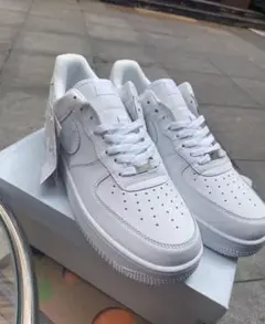 先着順です! (未使用) ナイキクラシック、NIKE Air Force1です