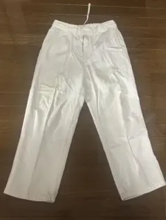 ホワイト ワイドパンツ