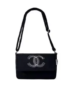 CHANEL ブラック(ブラックロゴ)ショルダーバッグ　ノベルティ