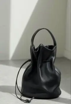 mormyrus モルミルス　レザー巾着バッグ