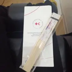 【匿名配送】日本赤十字社ミャクミャク扇子と万博赤十字パビリオンリーフレット