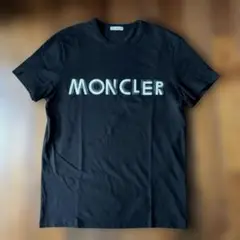 モンクレール、ロゴ入り、黒色Tシャツ